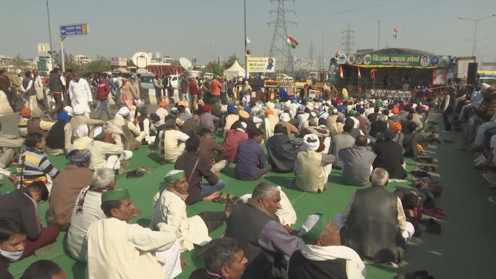 印度農民「快閃」堵路抗議政府農業改革法案