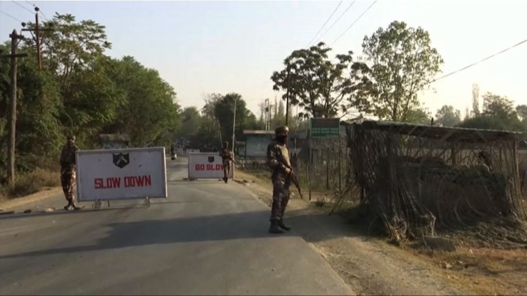 印度克什米爾軍營保持高度戒備