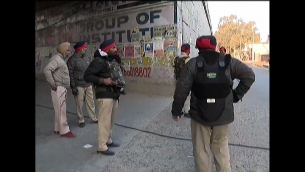 印度續與入侵基地武裝分子交火