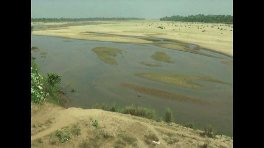 印度持續熱浪及乾旱逾三百人死