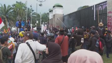 印尼示威持續抗議國會議員收取過高津貼