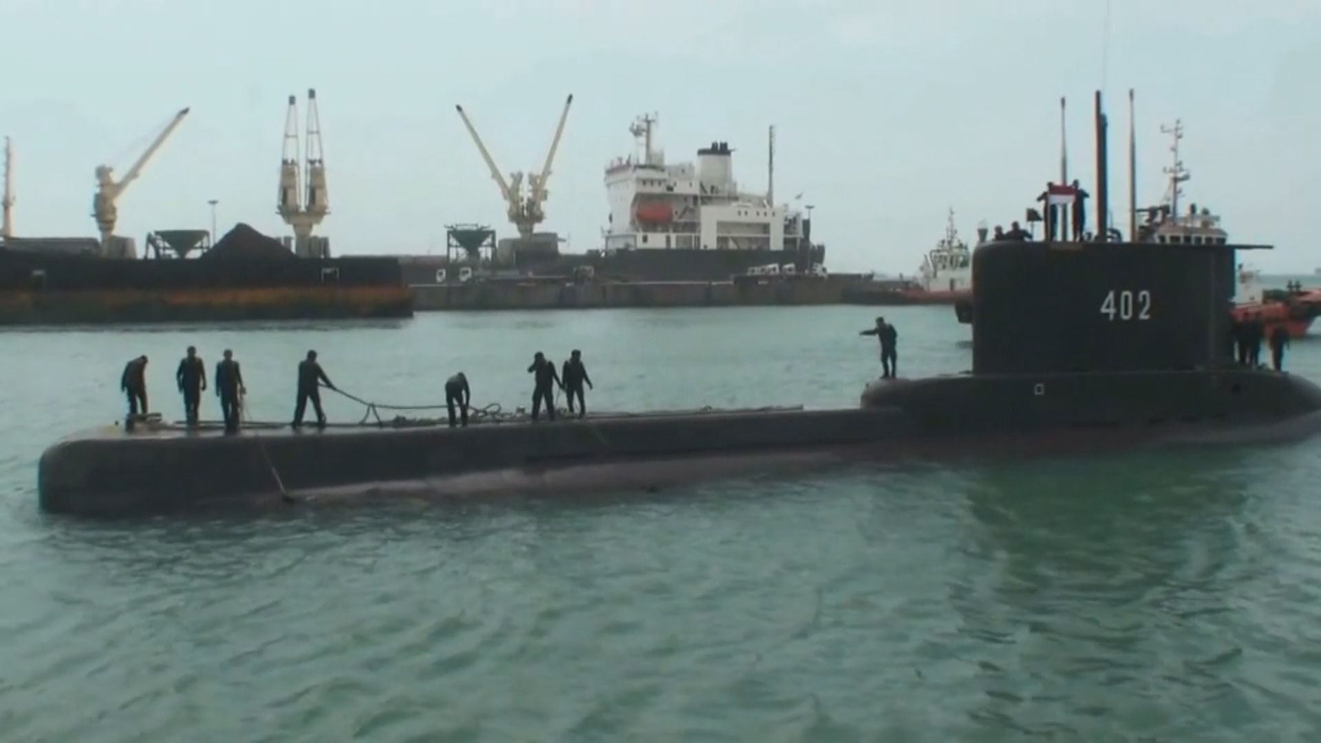 印尼海軍載有53人潛艇失蹤