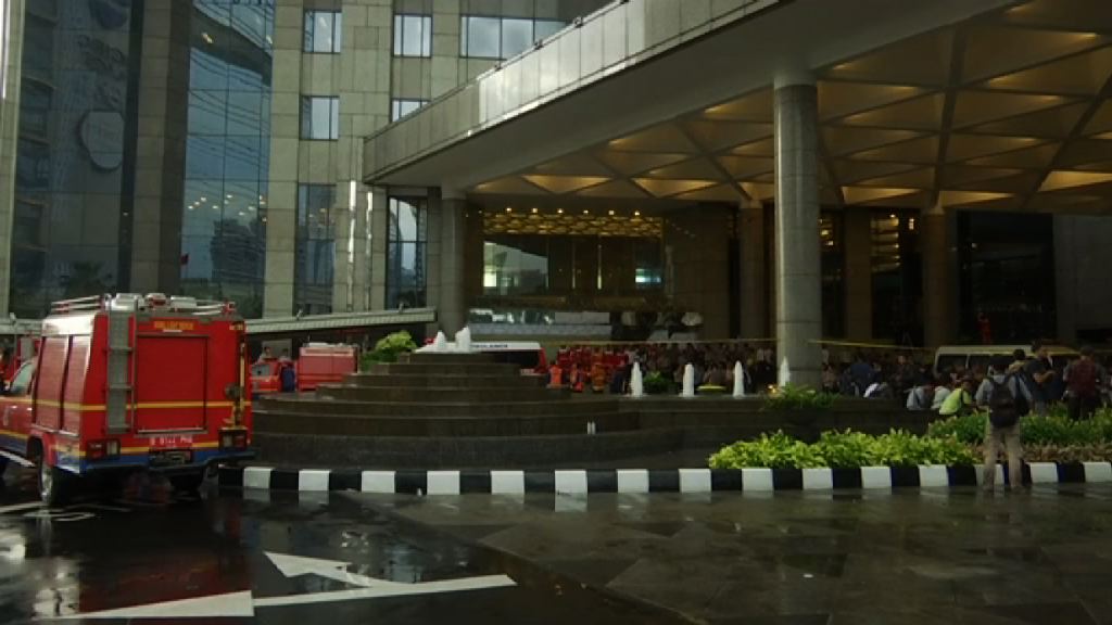 印尼證券交易所迴廊倒塌數十人傷