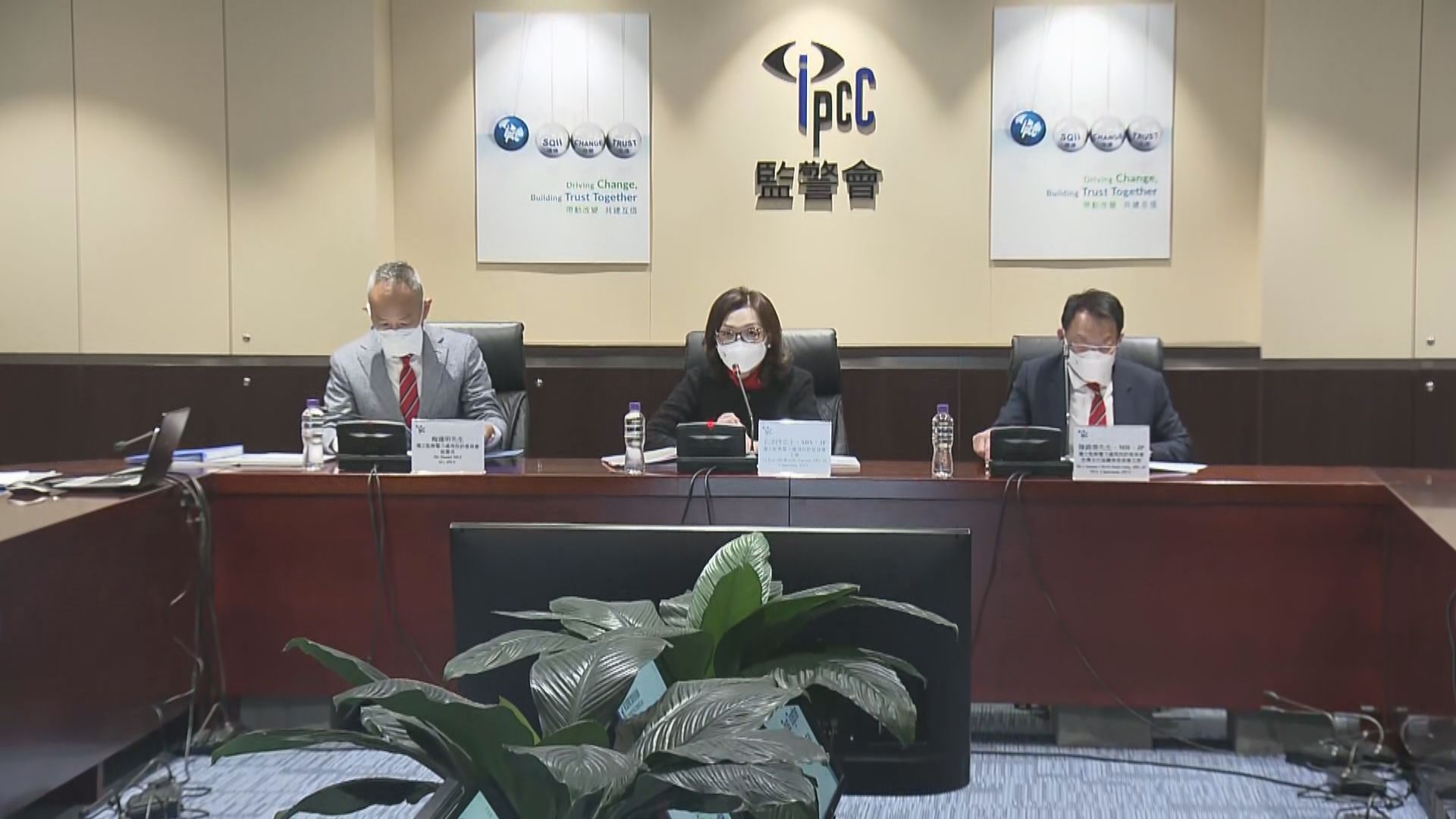 今年首11月投訴警察課接獲的投訴減少約13%