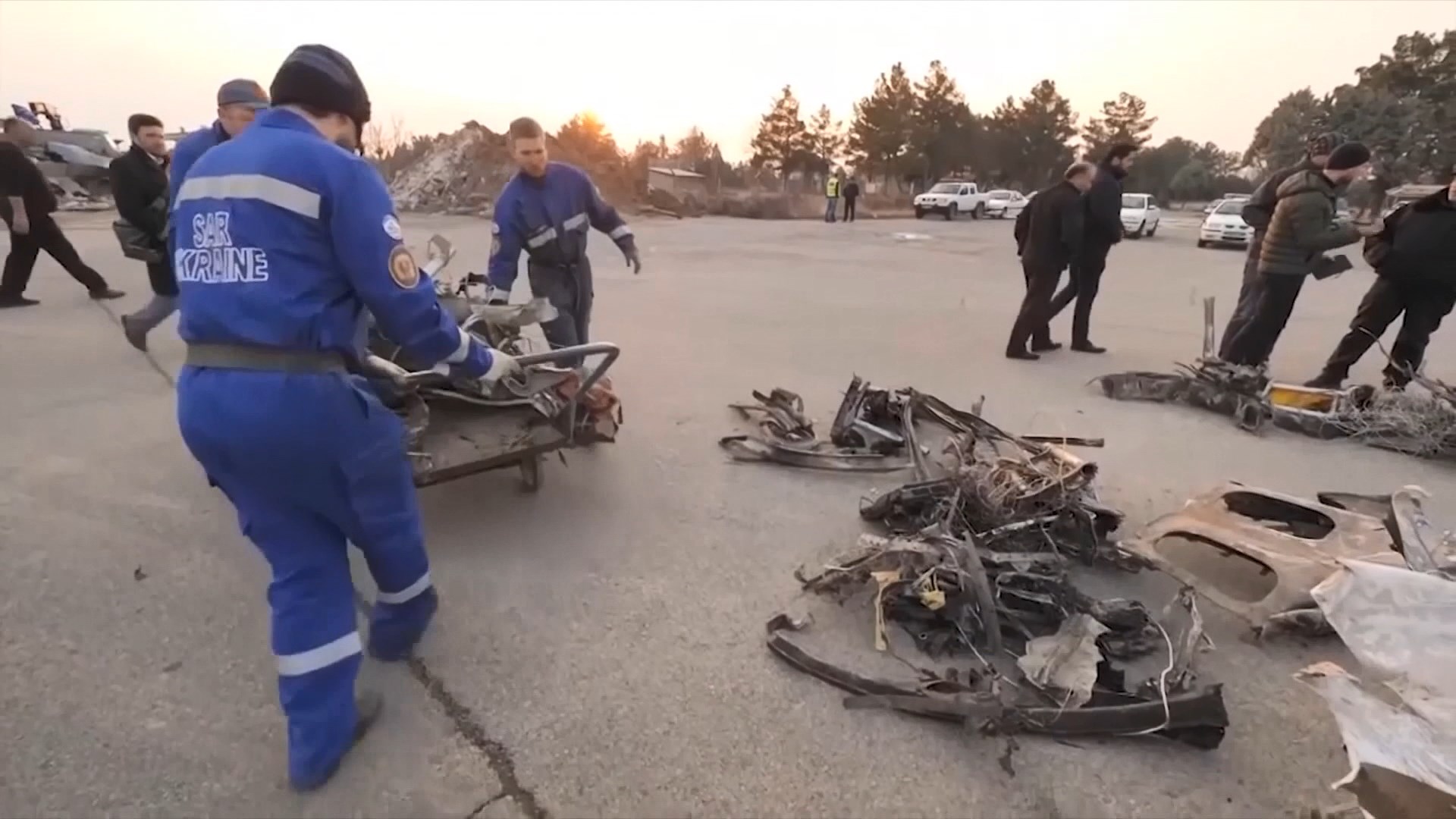 新片段顯示烏克蘭客機遭兩枚伊朗導彈擊中