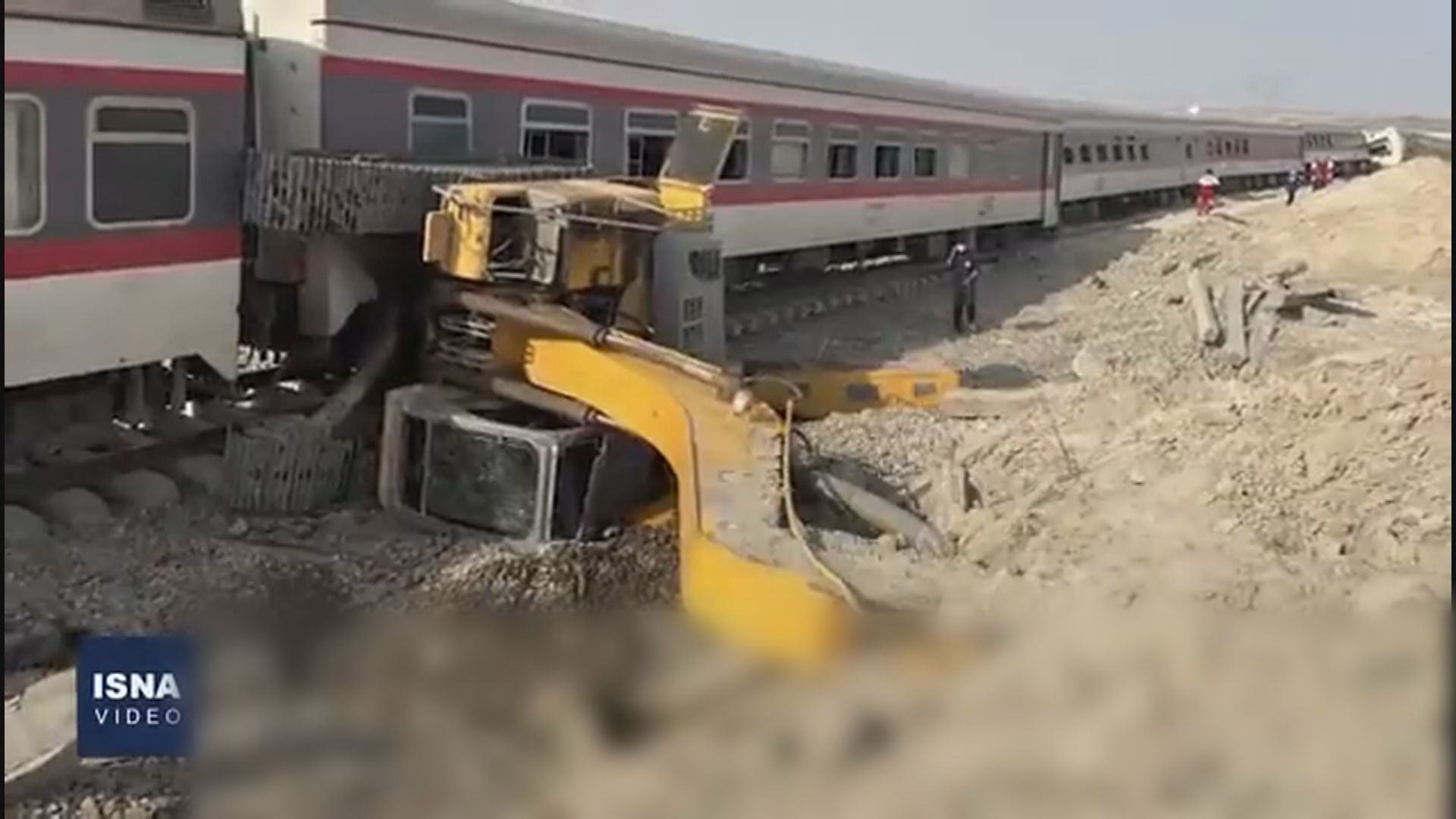 伊朗一列載客列車出軌　數十人死傷