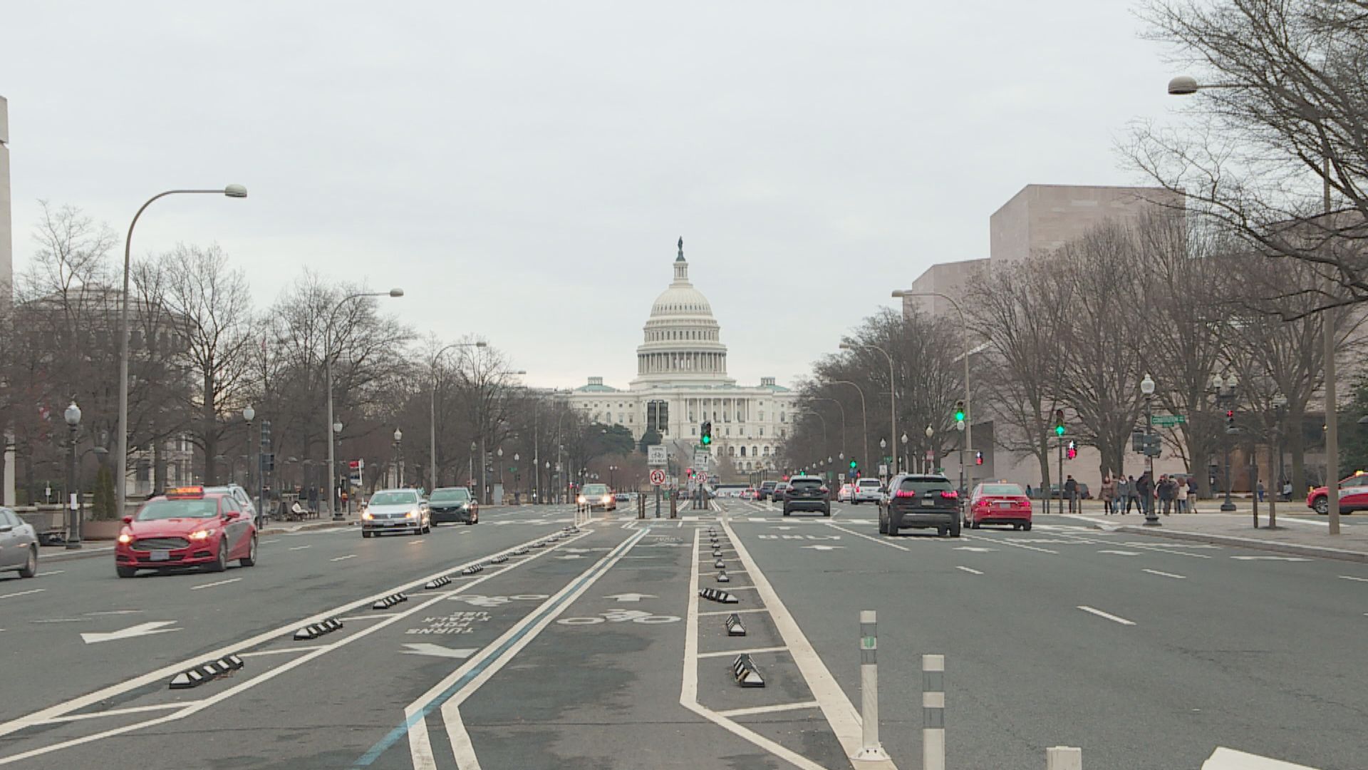 民主黨質疑特朗普策動空襲動機不單純