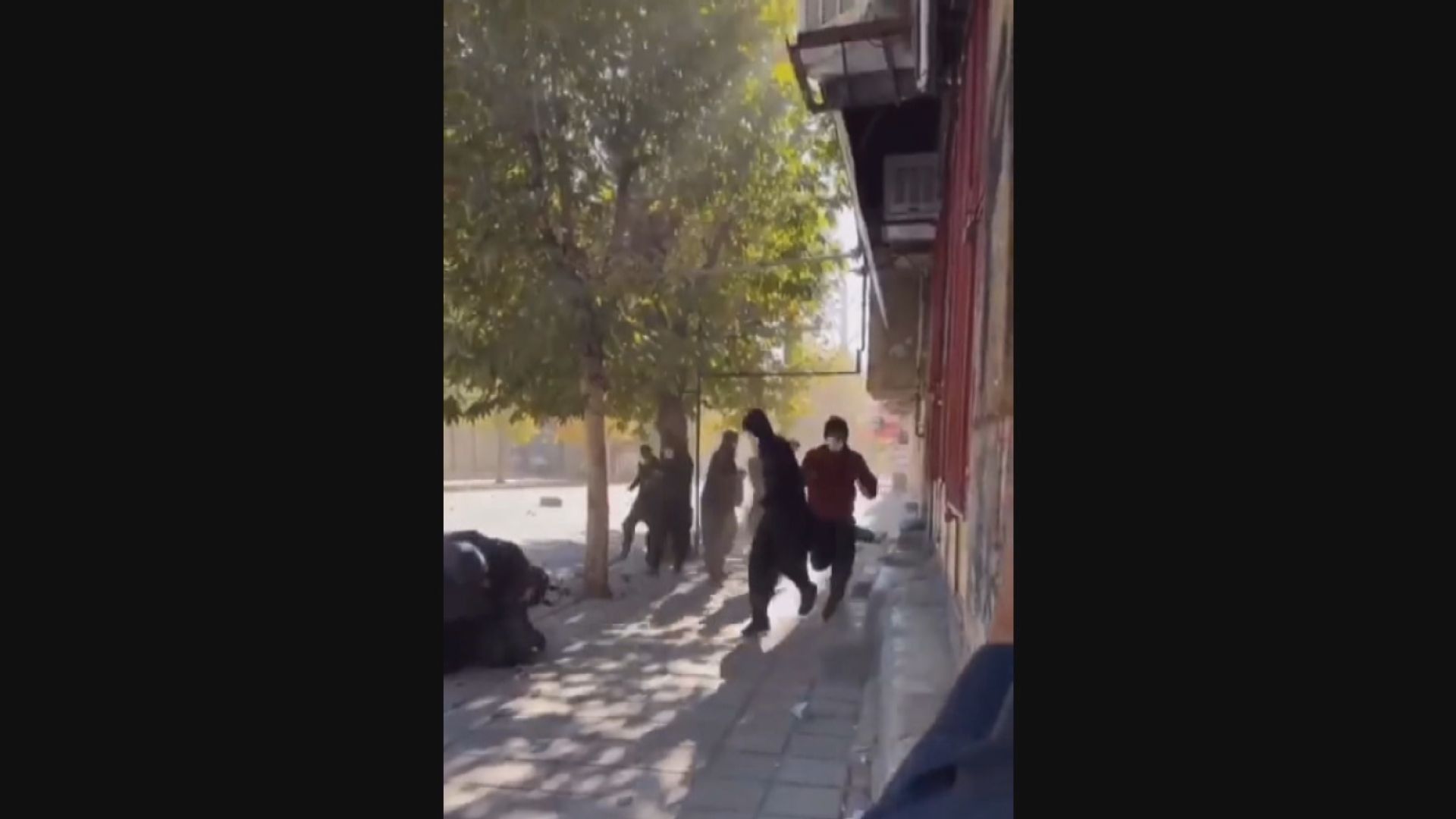 伊朗安全部隊開槍鎮壓示威　最少五人死亡