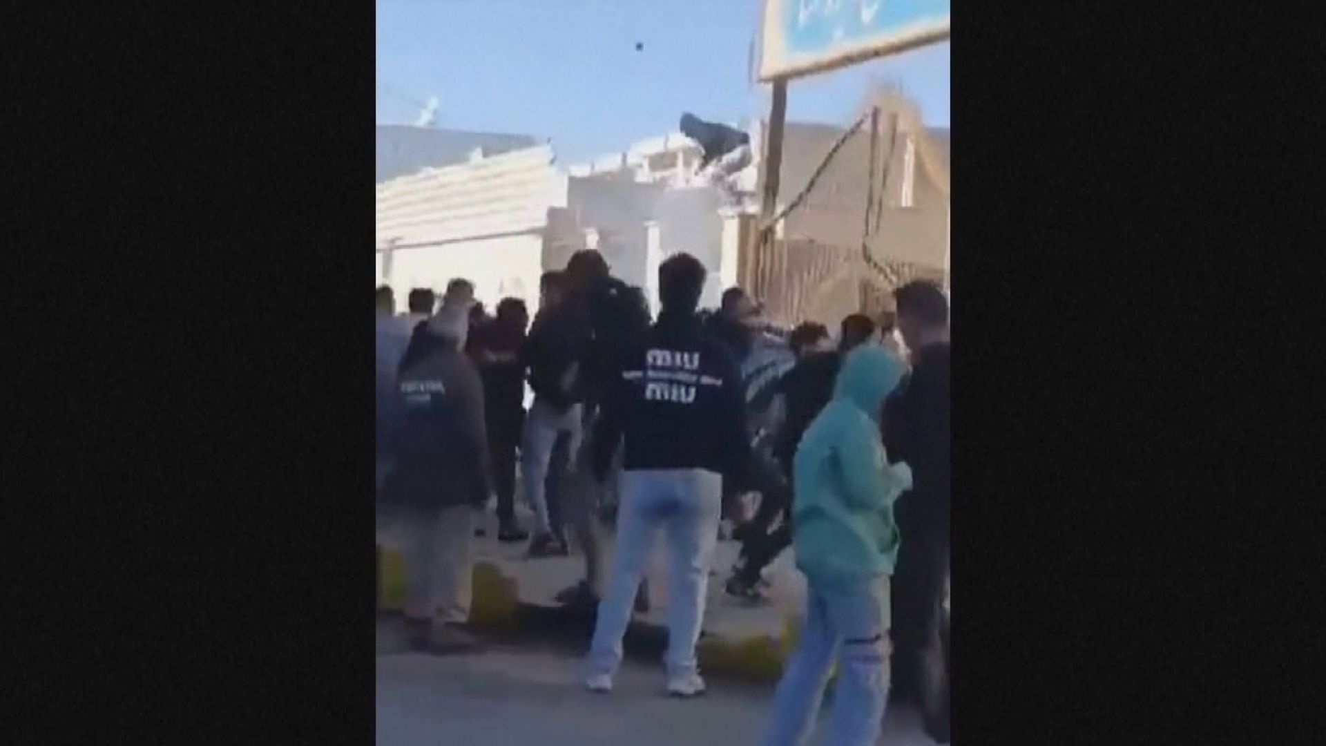 伊朗經濟惡化引發示威持續　佩澤希齊揚指當地正處於「全面戰爭」