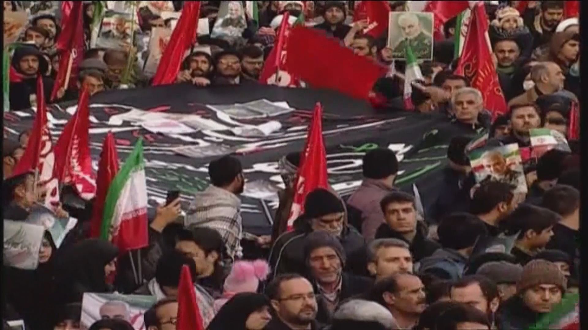 伊朗大批民眾上街悼念索萊馬尼