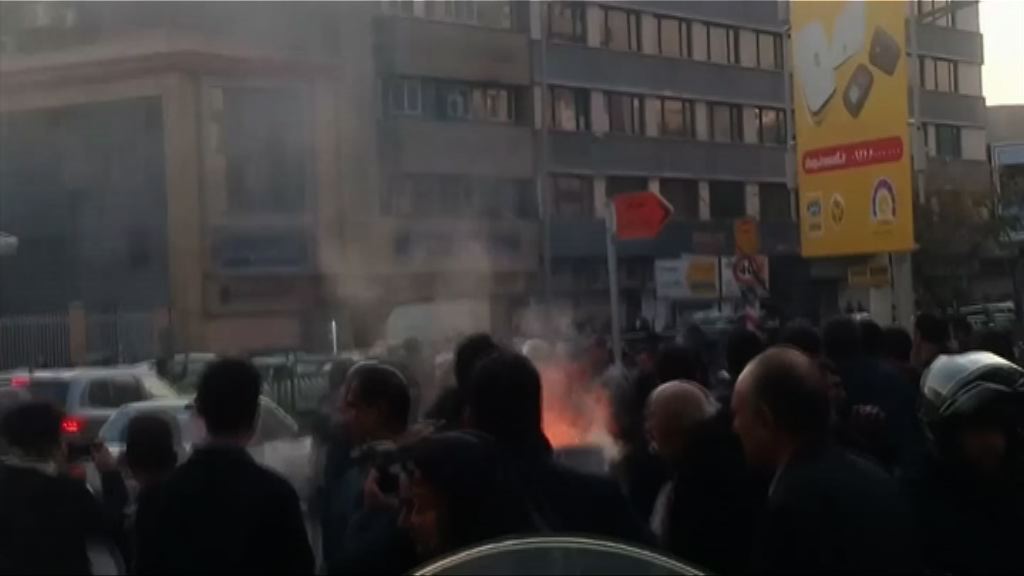 伊朗反政府示威逾二百人被捕