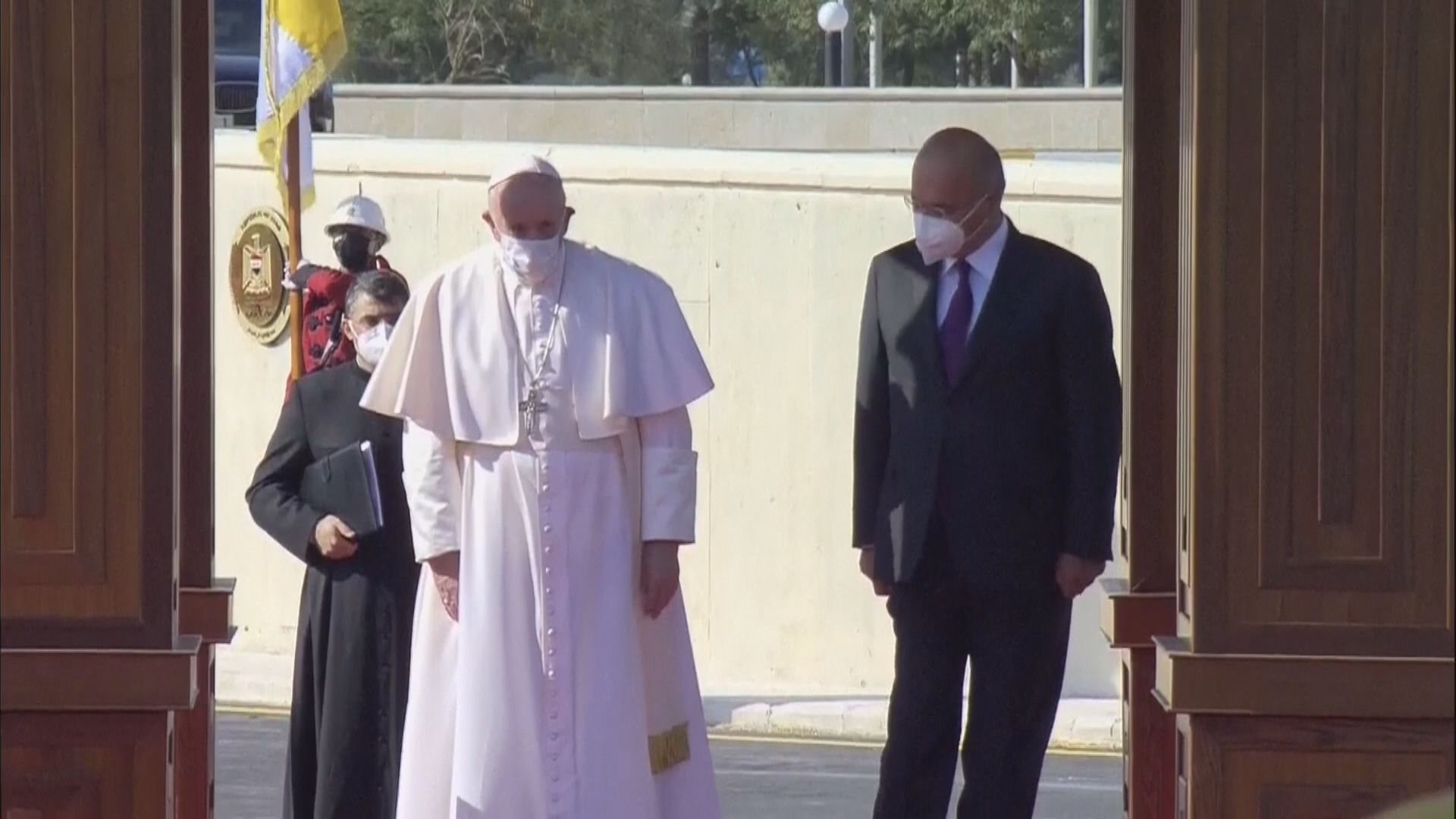 教宗方濟各抵達巴格達　到總統官邸出席官方歡迎儀式