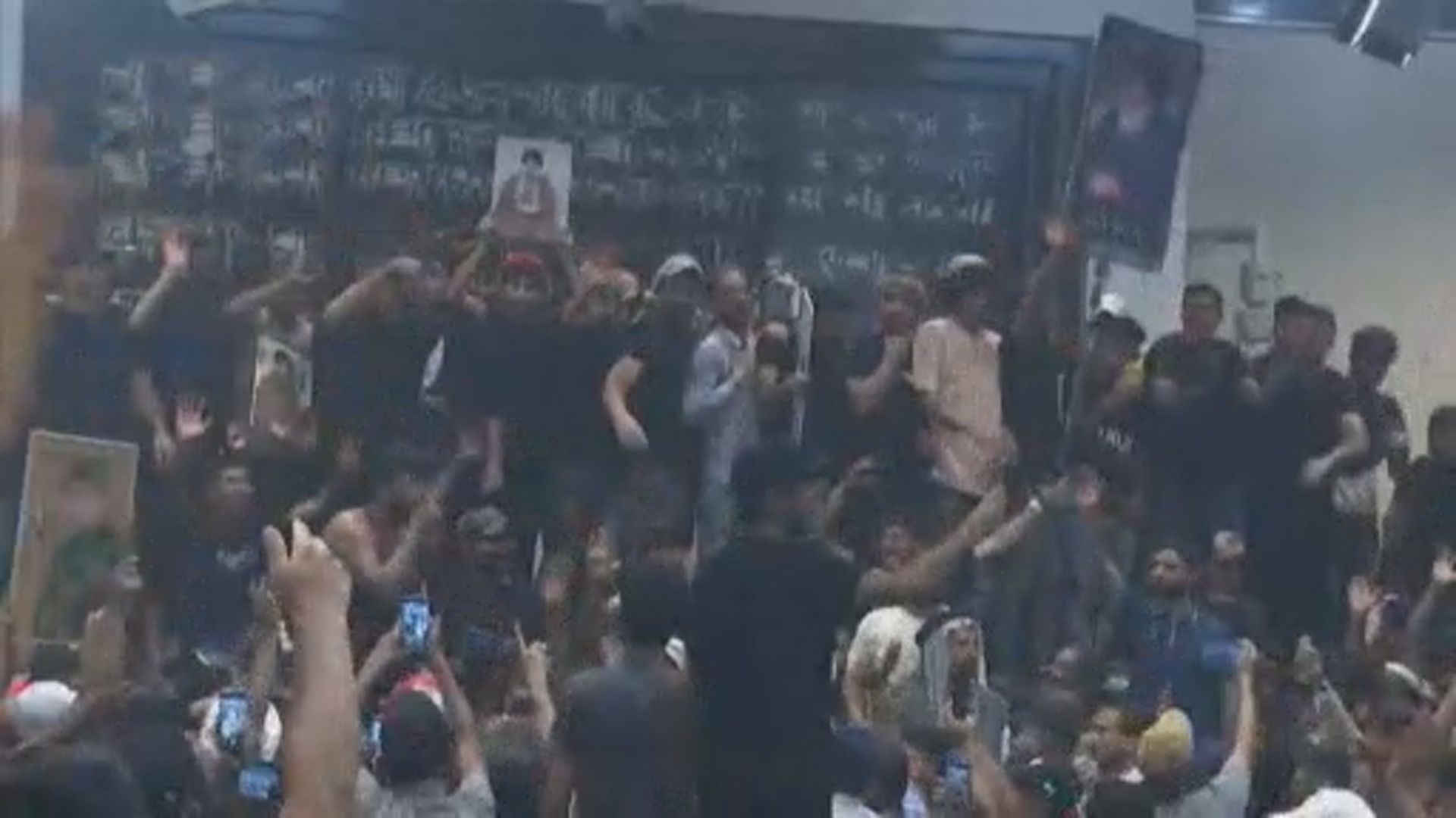 伊拉克示威者再佔領國會　反對親伊朗政黨組建新政府