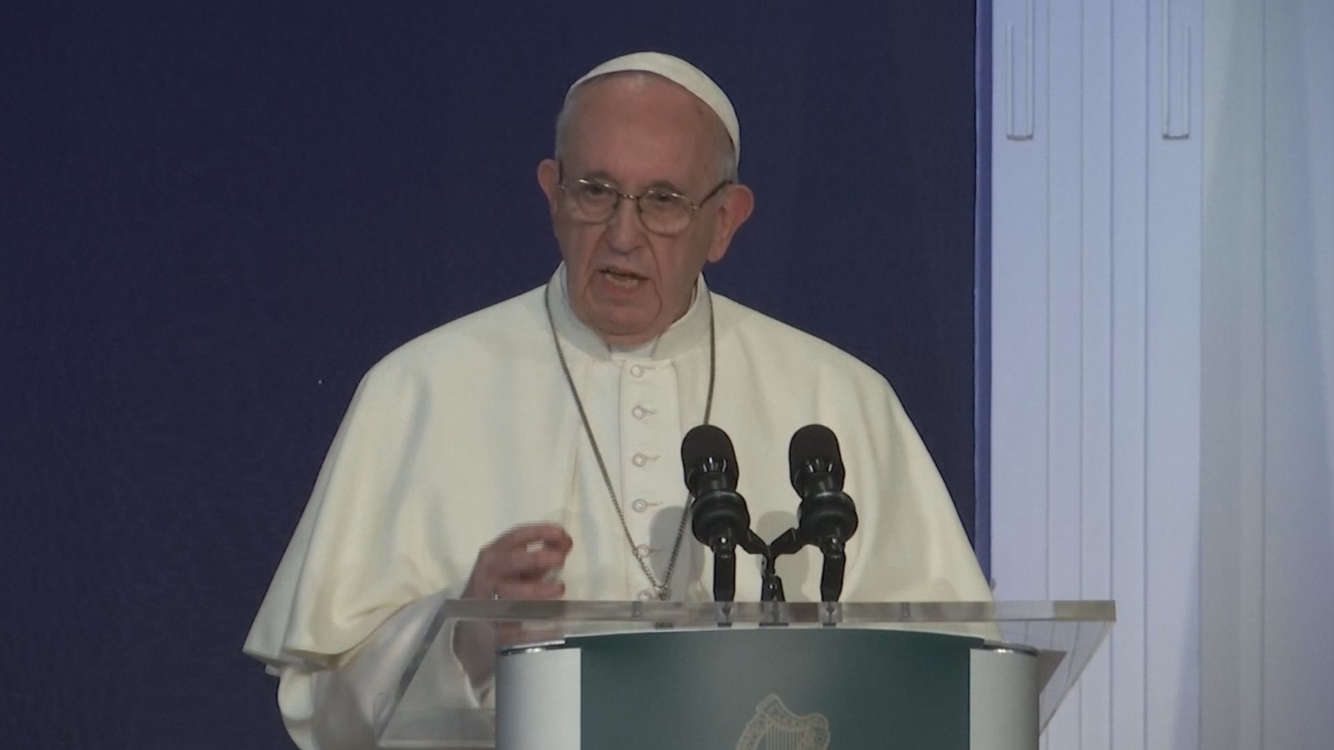 教宗與數名性侵受害人會面