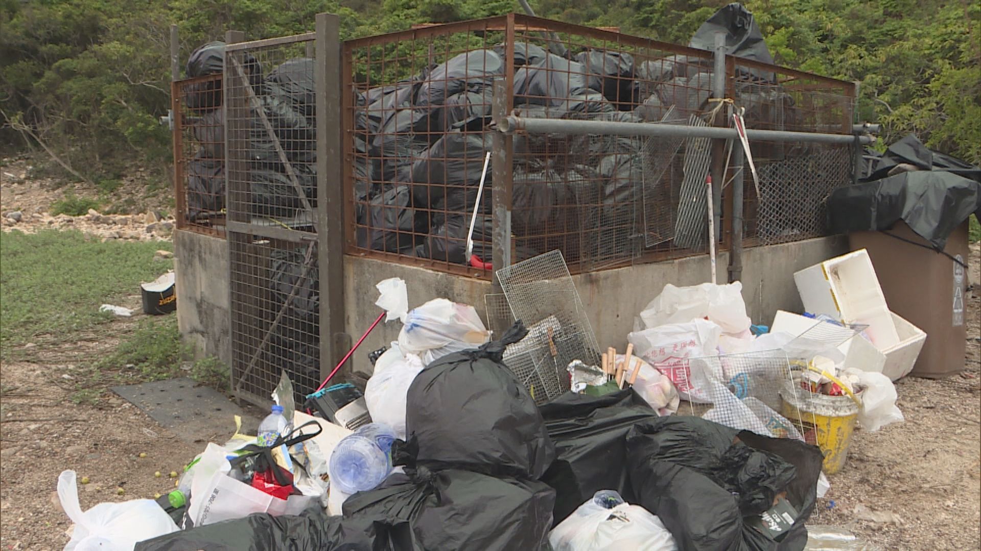 食環署復活節長假於離島及鄉郊收集逾190公噸垃圾