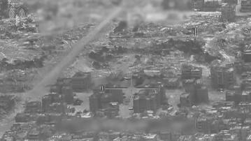 以軍在拉法一幢建築物二樓救出兩名人質