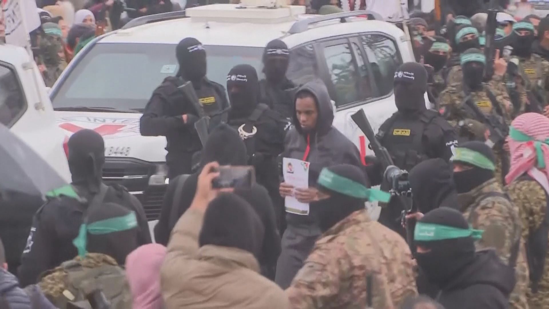 以哈再交換扣押人員　6名人質交換逾600名在囚巴人