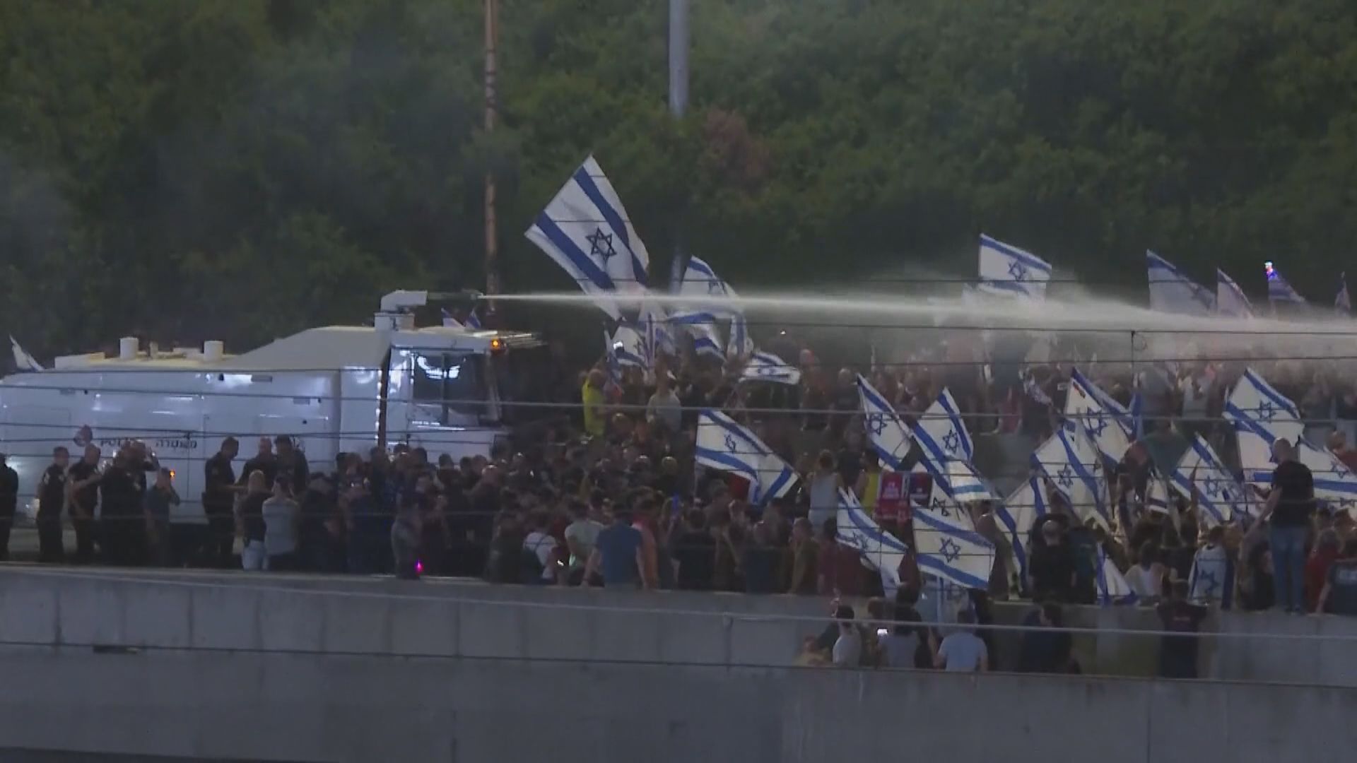 特拉維夫再有大模規示威抗議警察總長遭政治打壓辭職