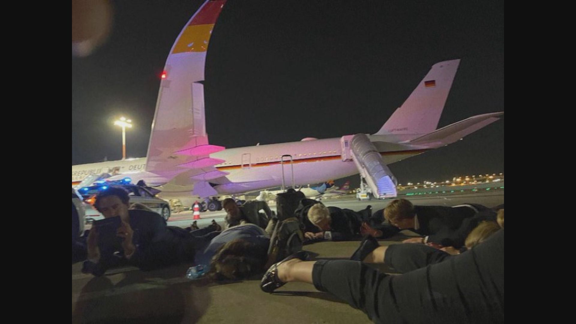 火箭炮來襲 德國總理緊急落機避難