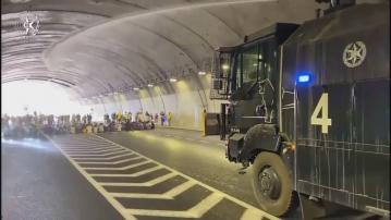 以色列人質家屬發起全國示威　警方射水炮驅散堵塞隧道的示威者