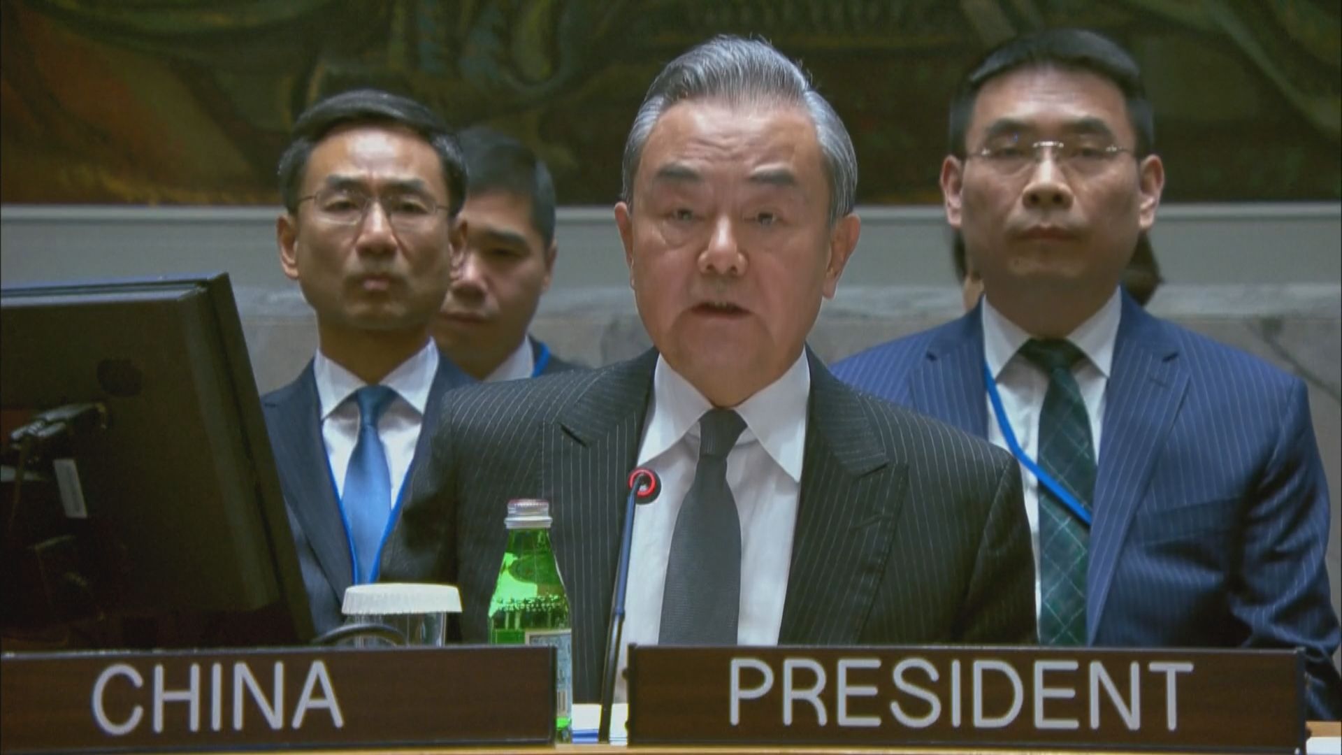 王毅呼籲國際社會將全面巴以持久停火作為優先任務