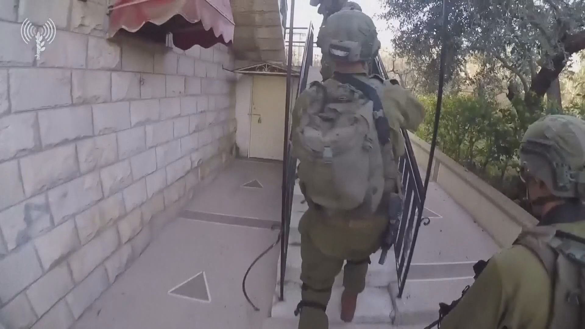 以色列突襲傑寧難民營　至少九名巴勒斯坦人死亡