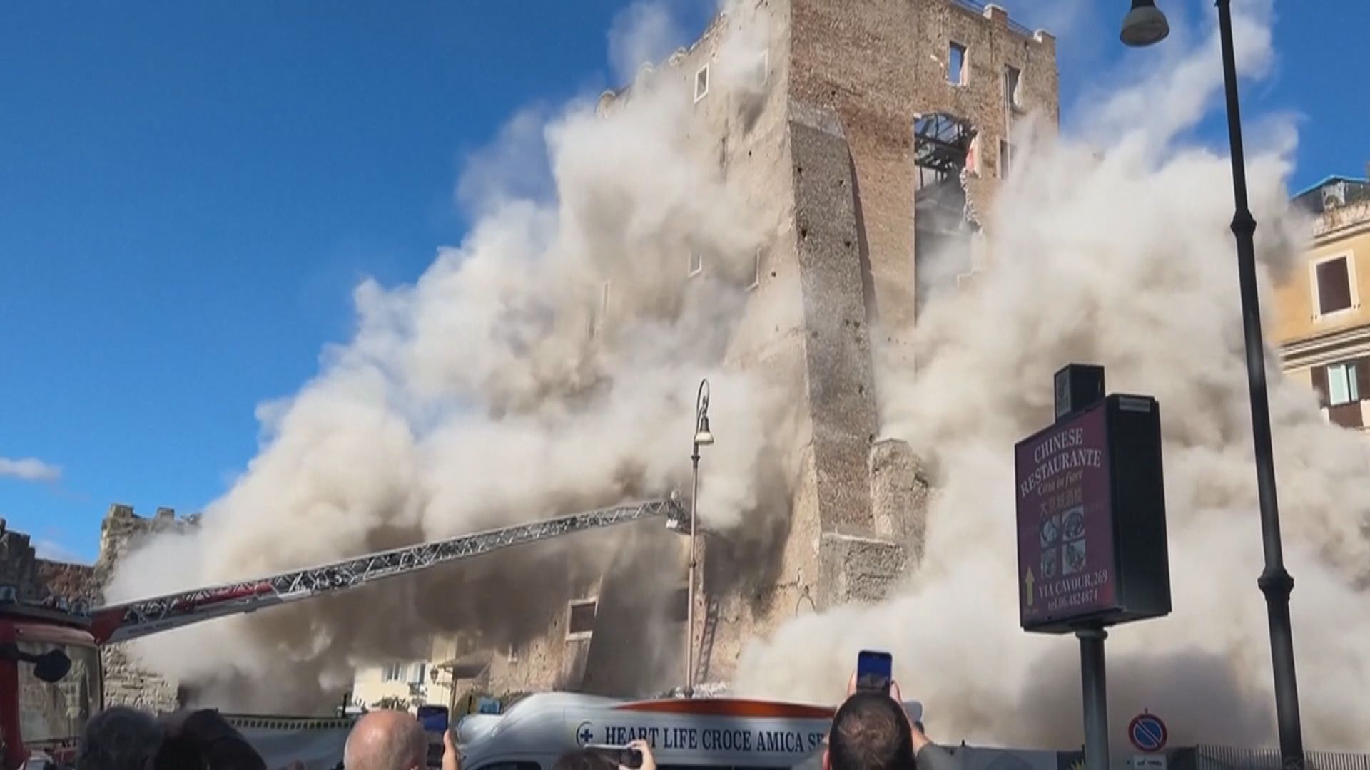 羅馬古塔局部倒塌事件　當局救出被困工人