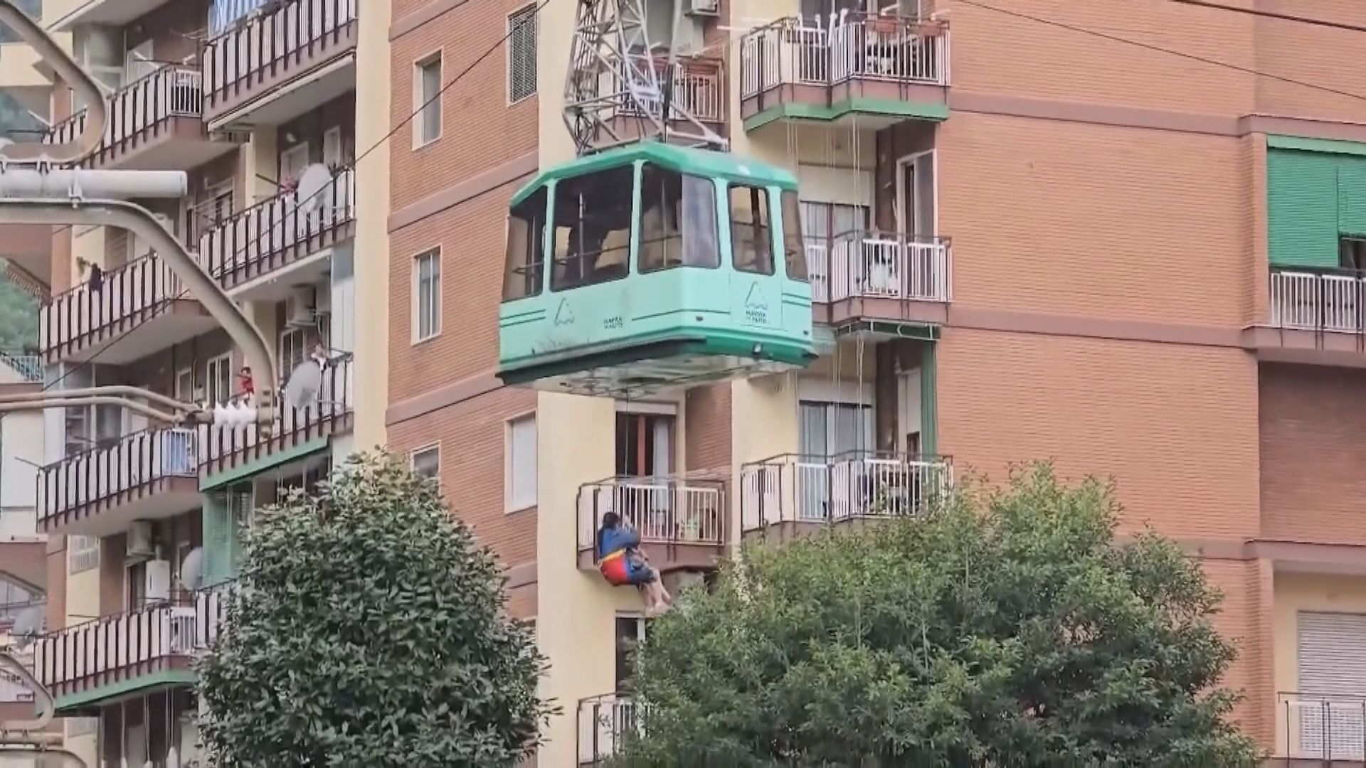 意大利南部有登山纜車墜地　4死1重傷