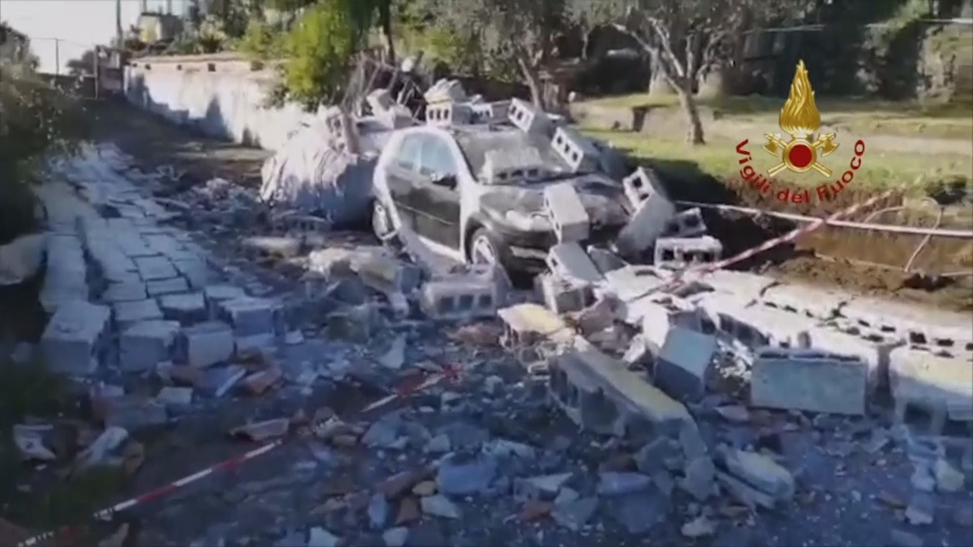 意大利火山爆發觸發地震多人傷