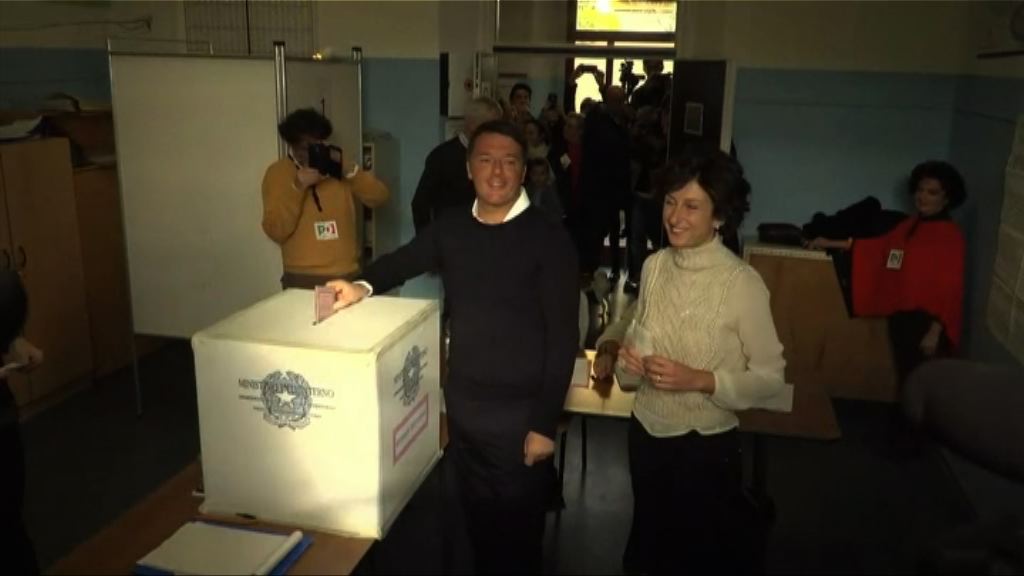 意大利總理倫齊到票站投票