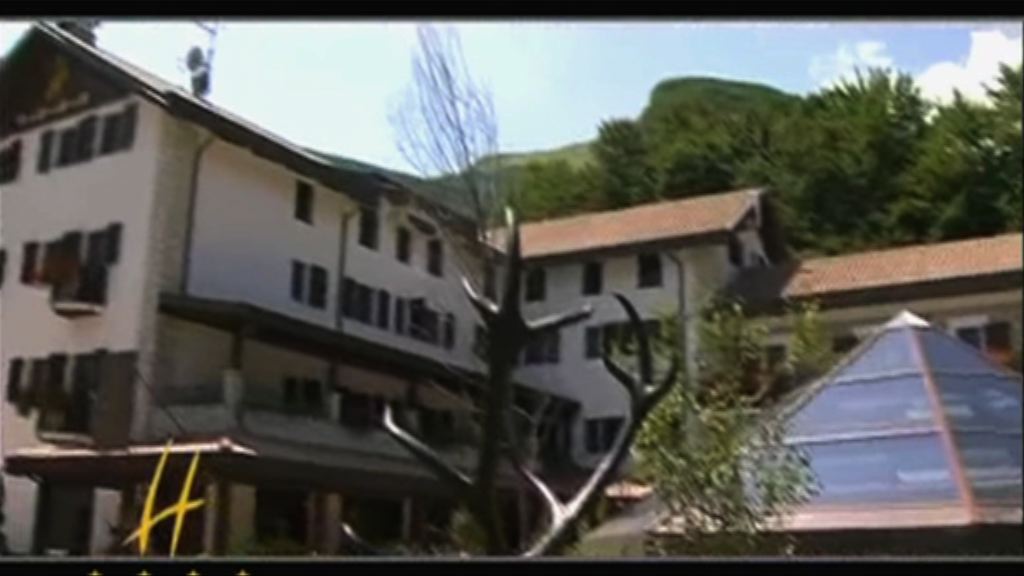 意大利被大雪掩埋酒店位於滑雪勝地