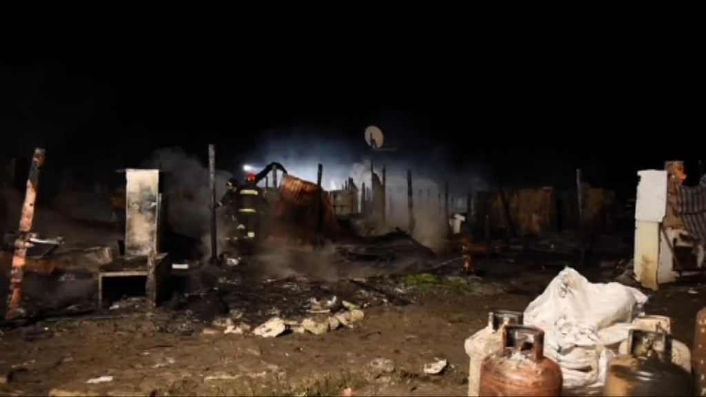 意非裔移民營地火警2死