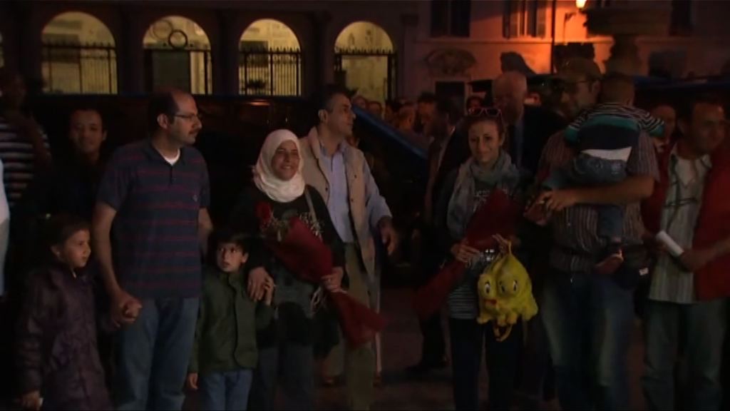 教宗帶同十二名敘利亞難民返意國