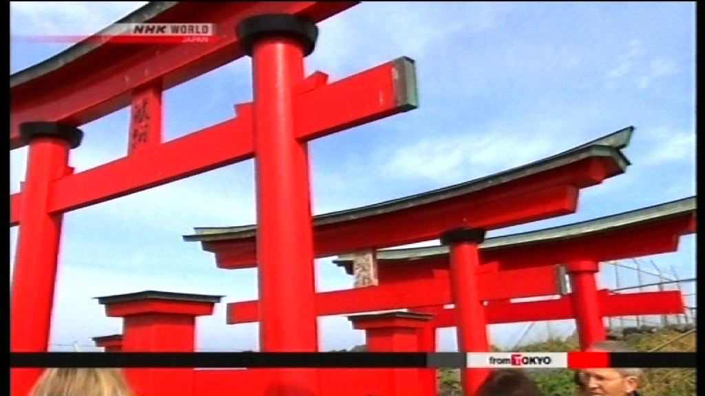 日本神社鳥居重建象徵希望在人間
