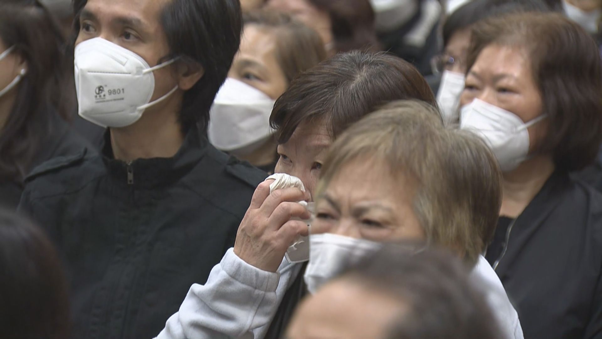 維港兩岸車船鳴笛　多區有市民參與追悼江澤民儀式