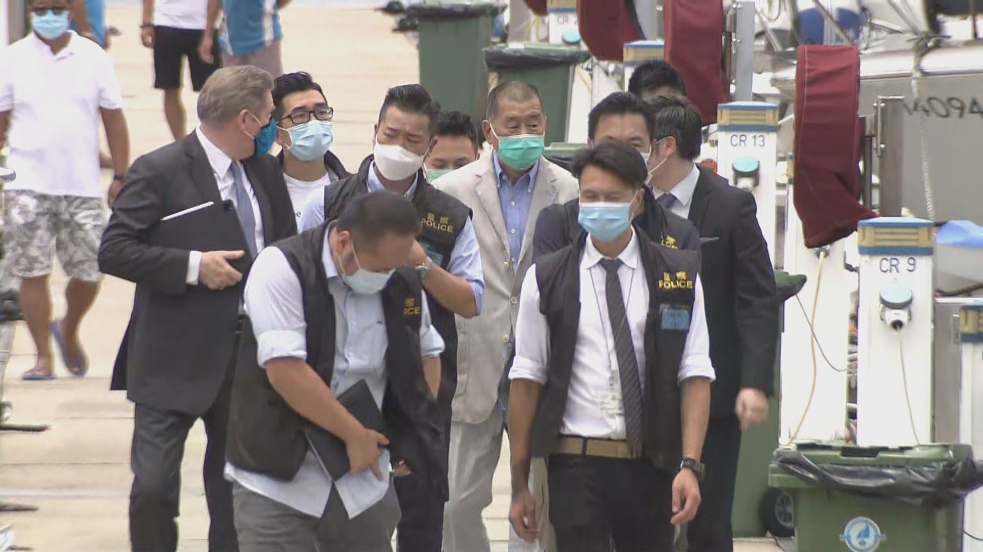 黎智英早上被押往西貢遊艇會搜證　逗留逾一小時