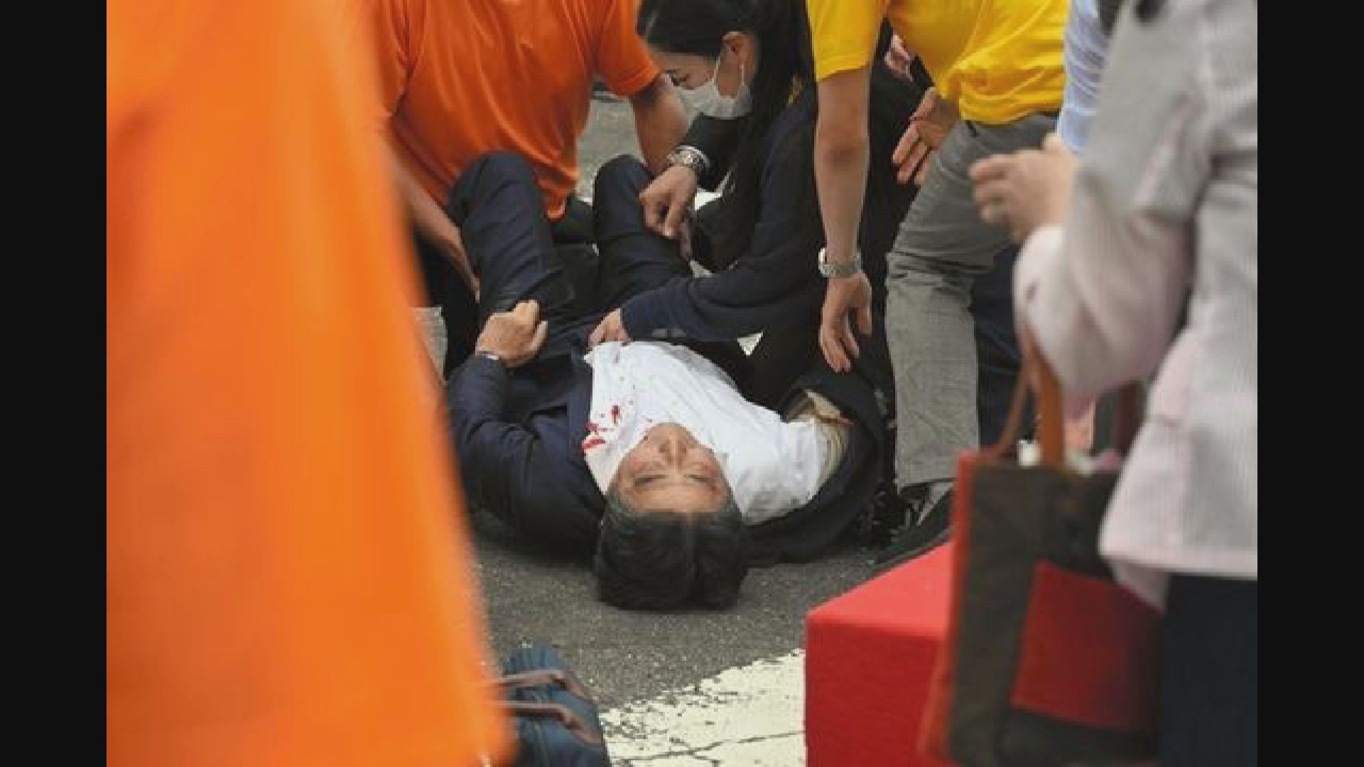 前日揆安倍晉三中槍心肺停止　一男子涉企圖謀殺被捕