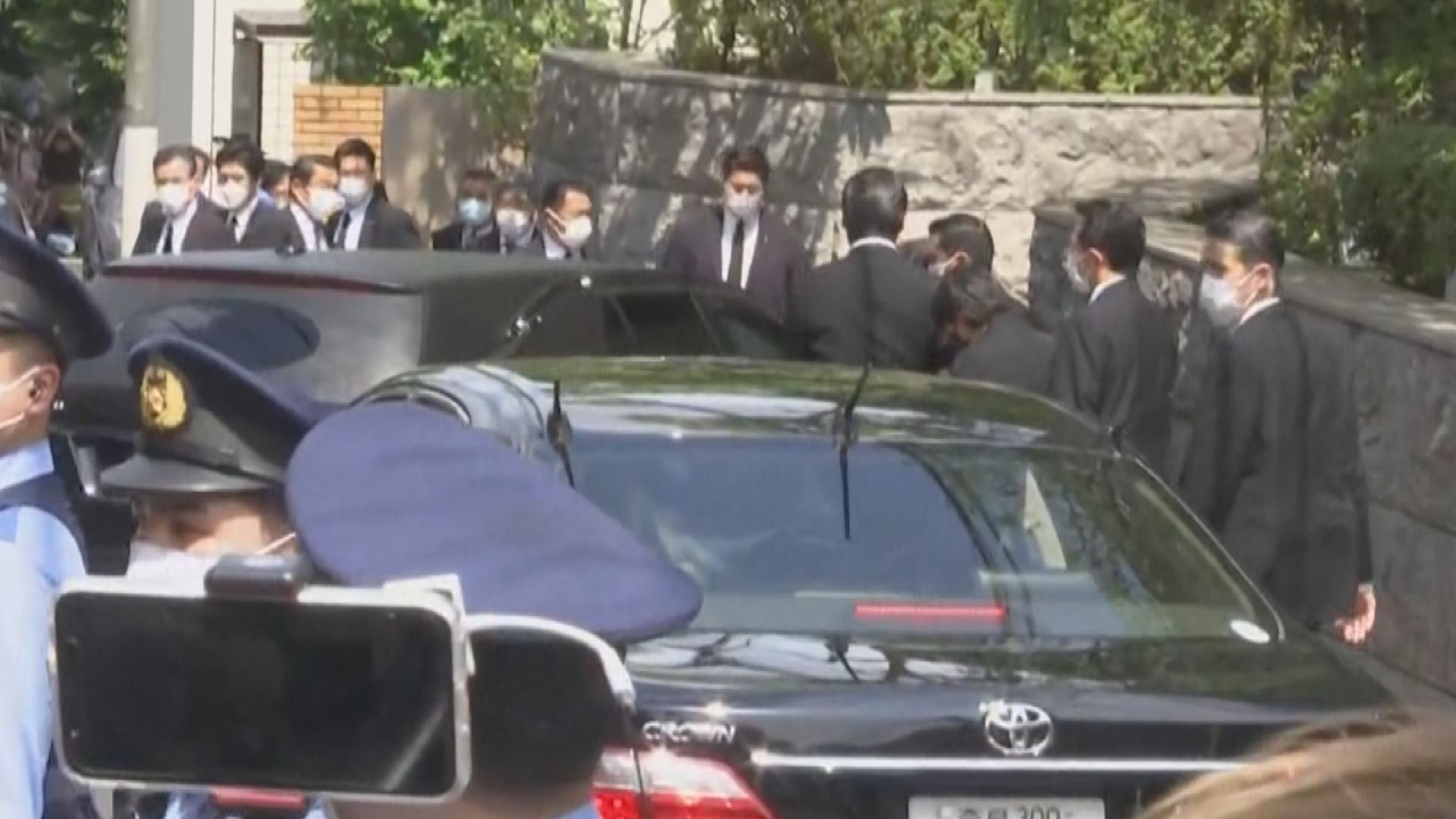 安倍遺體移送抵東京住所　首相岸田文雄等人到場吊唁