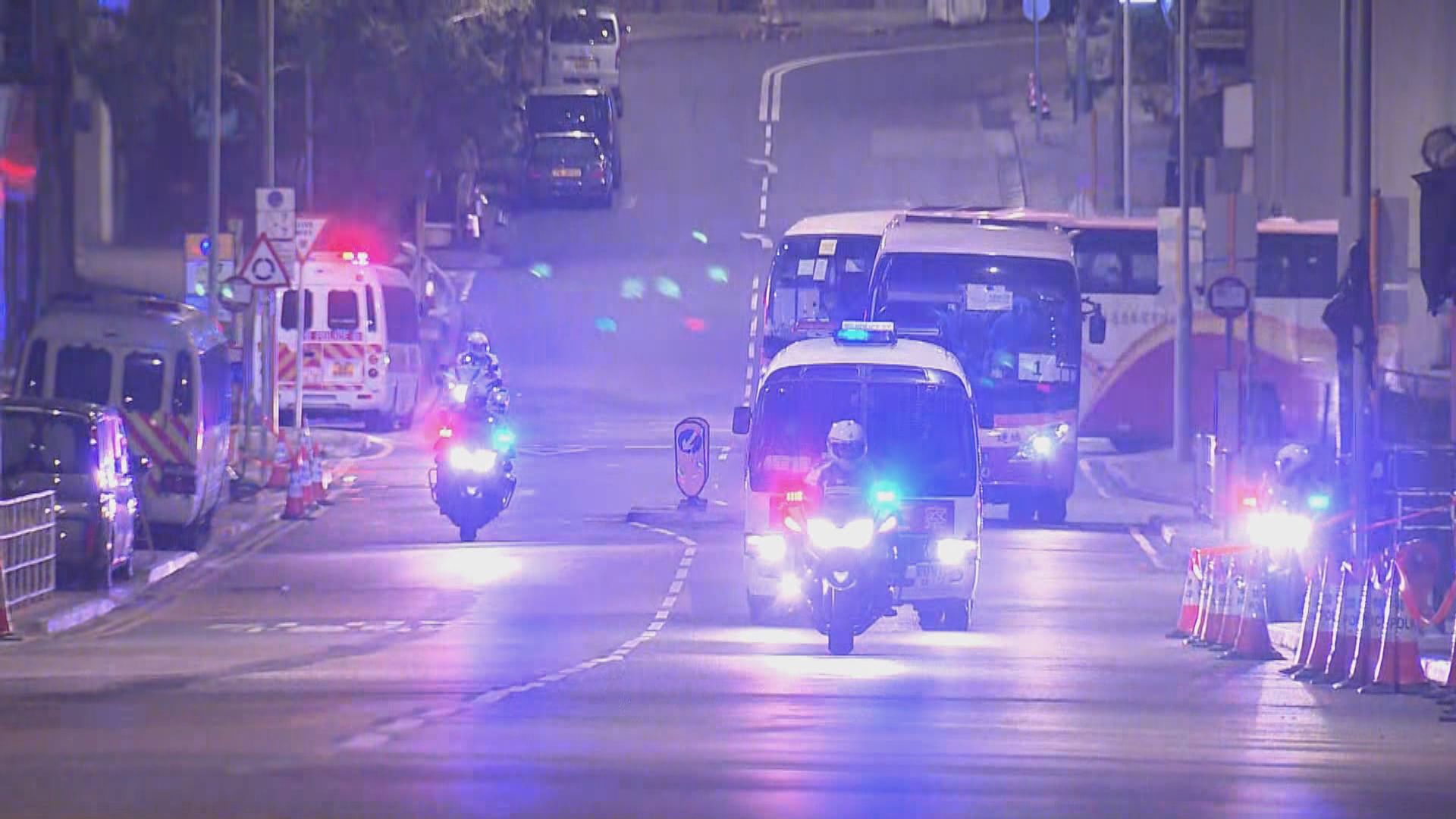 港府第二班包機港人抵達駿洋邨