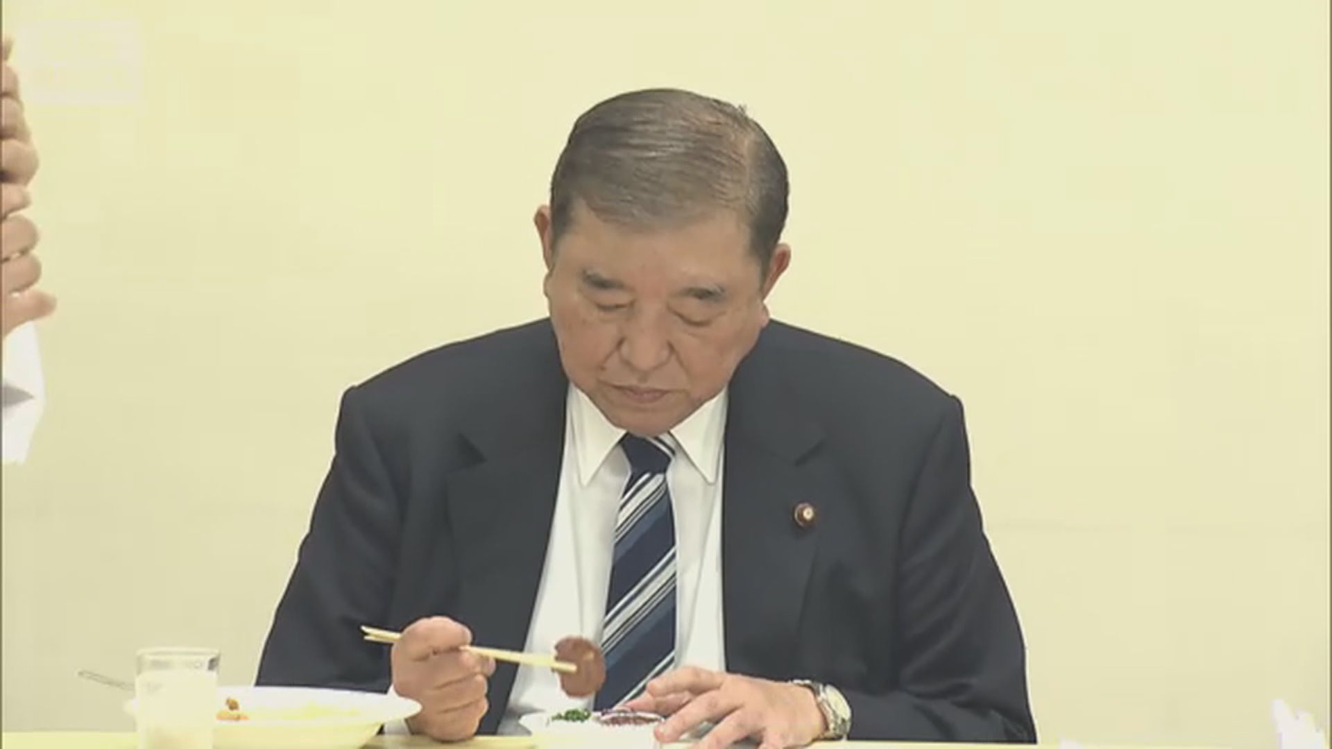 石破茂試吃熊肉叉燒　稱食用野味可減少野生動物所釀危害