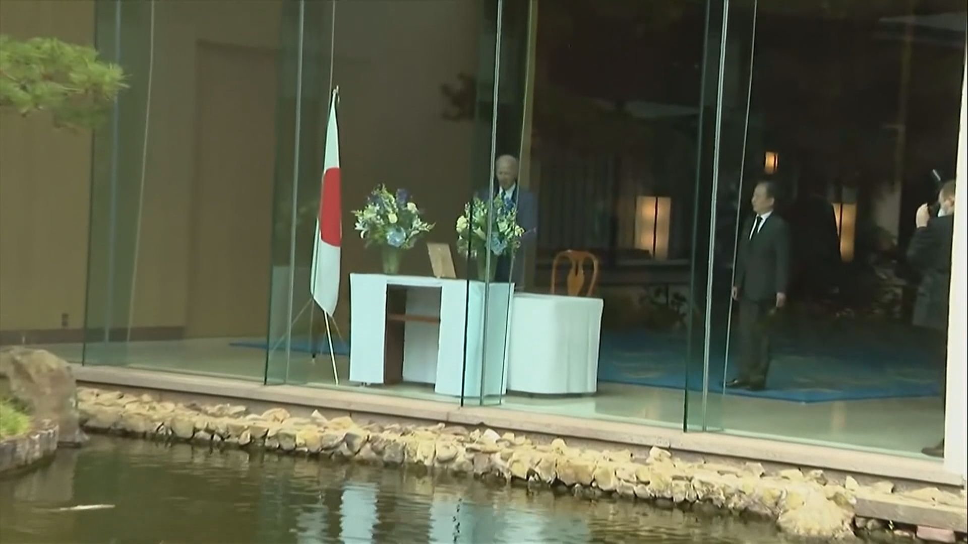 白宮等美國聯邦建築下半旗向安倍致哀