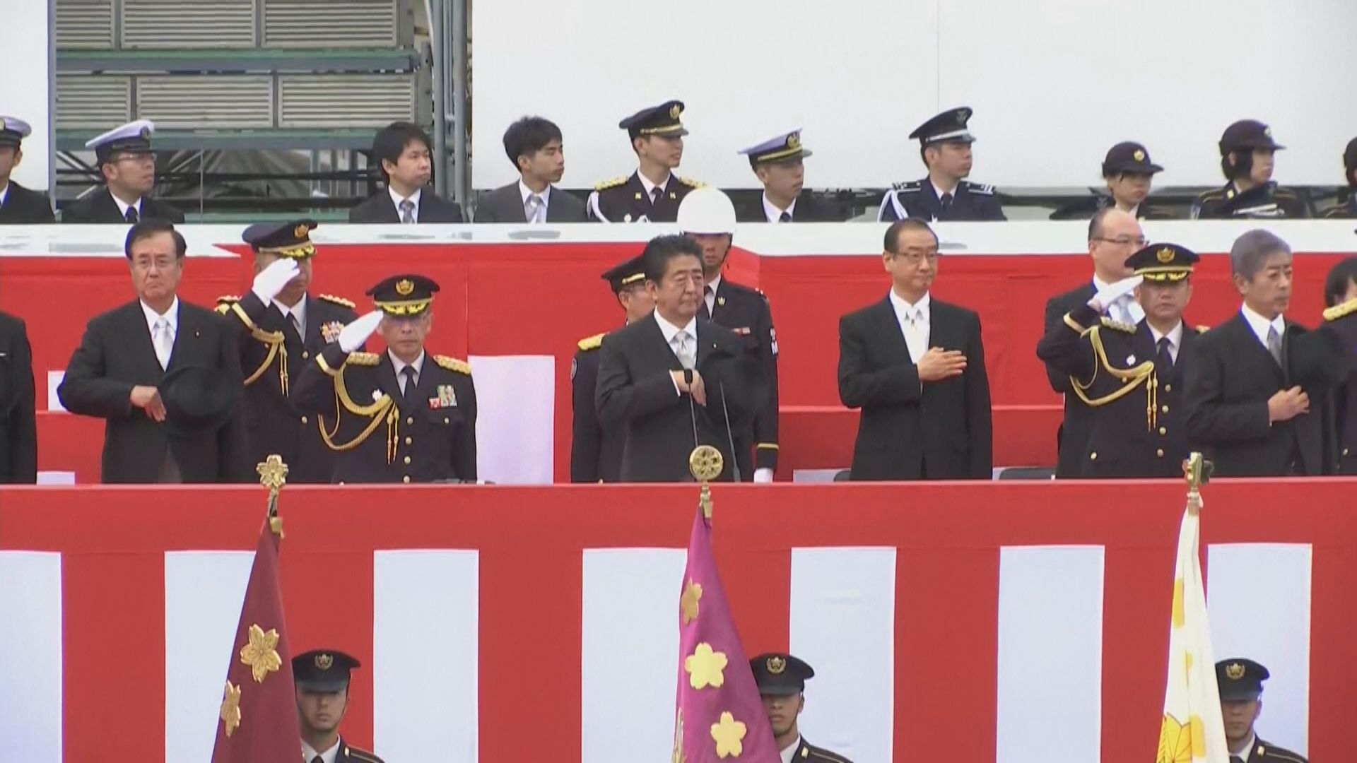 安倍表示有意修憲確立自衛隊地位