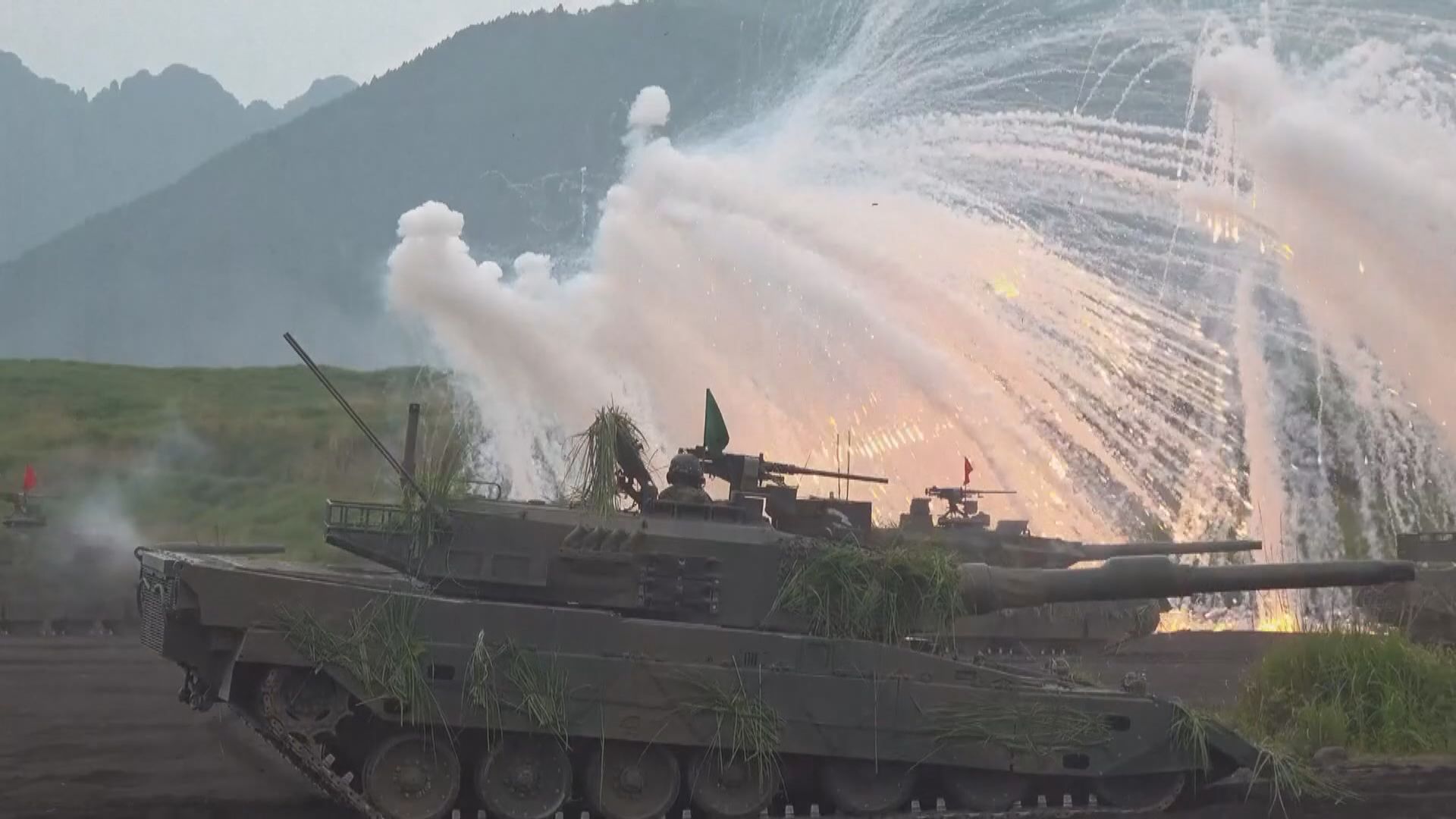 富士山下發炮　日本舉行境內最大規模實彈演習