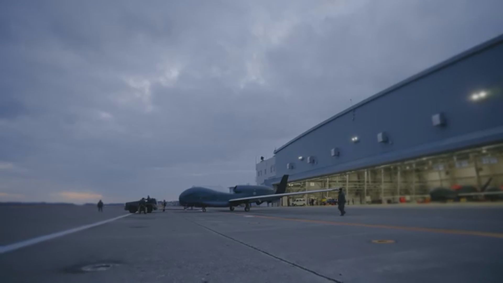 日本自衛隊一架全球鷹無人偵察機失蹤　部分殘骸被發現