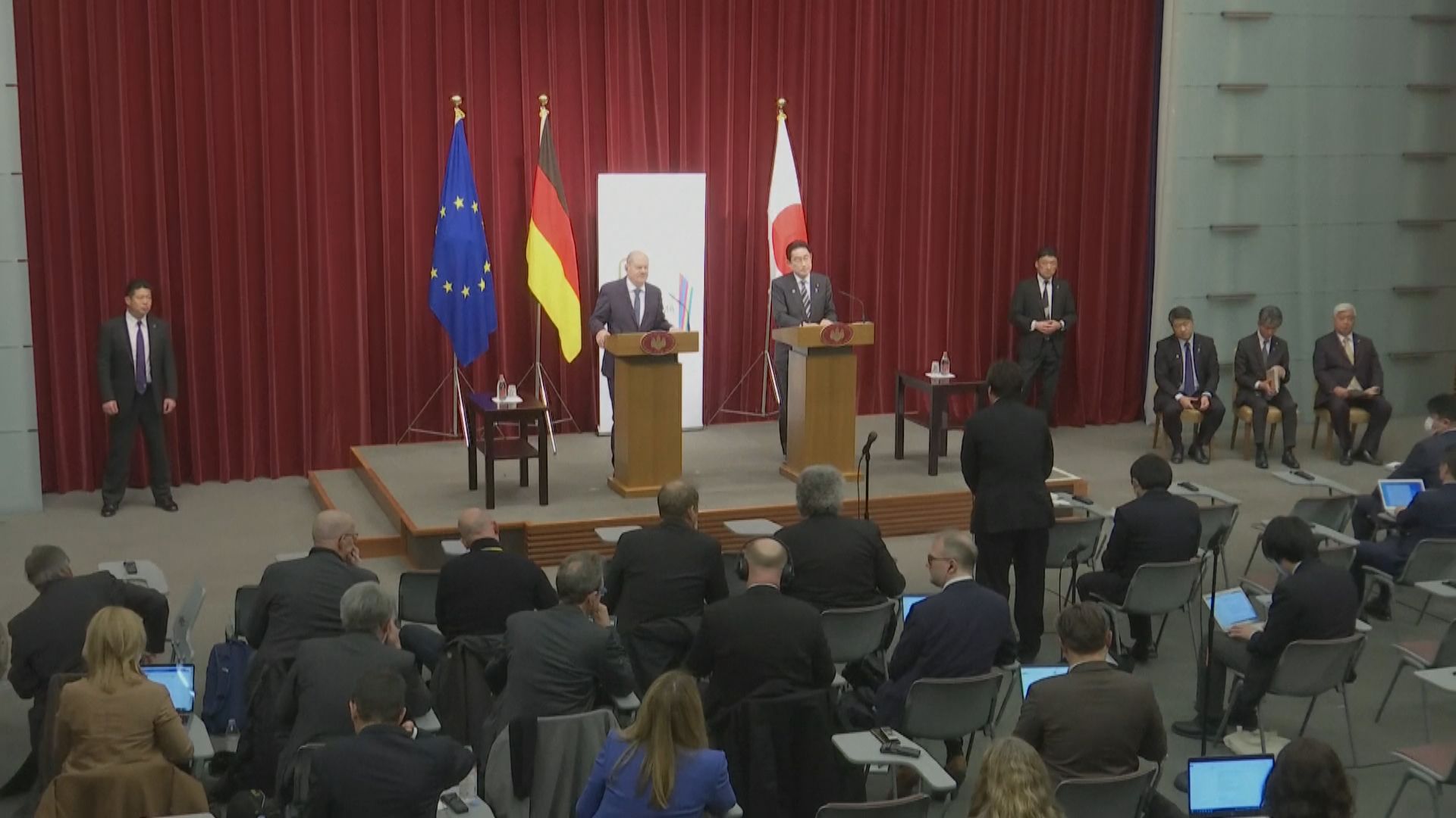 朔爾茨訪日　雙方多名官員首次召開政府間磋商