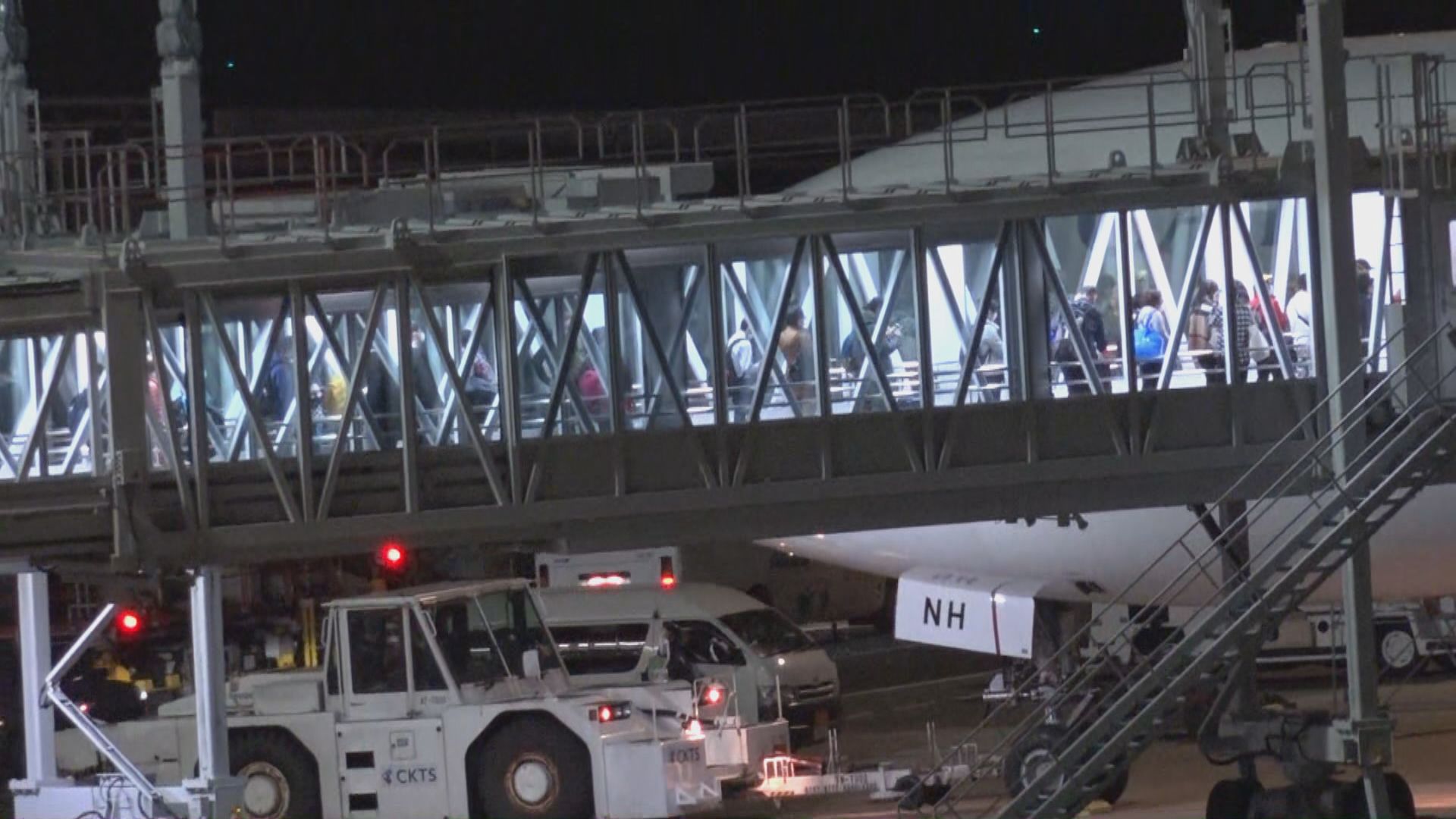 18人趕不及上機　兩人是緊密接觸者