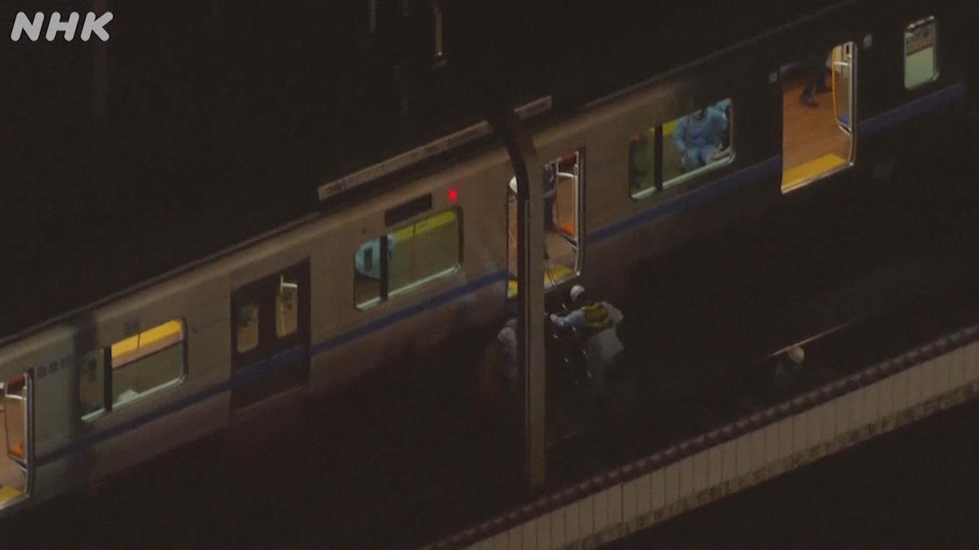 東京小田急線列車男子斬傷九名乘客
