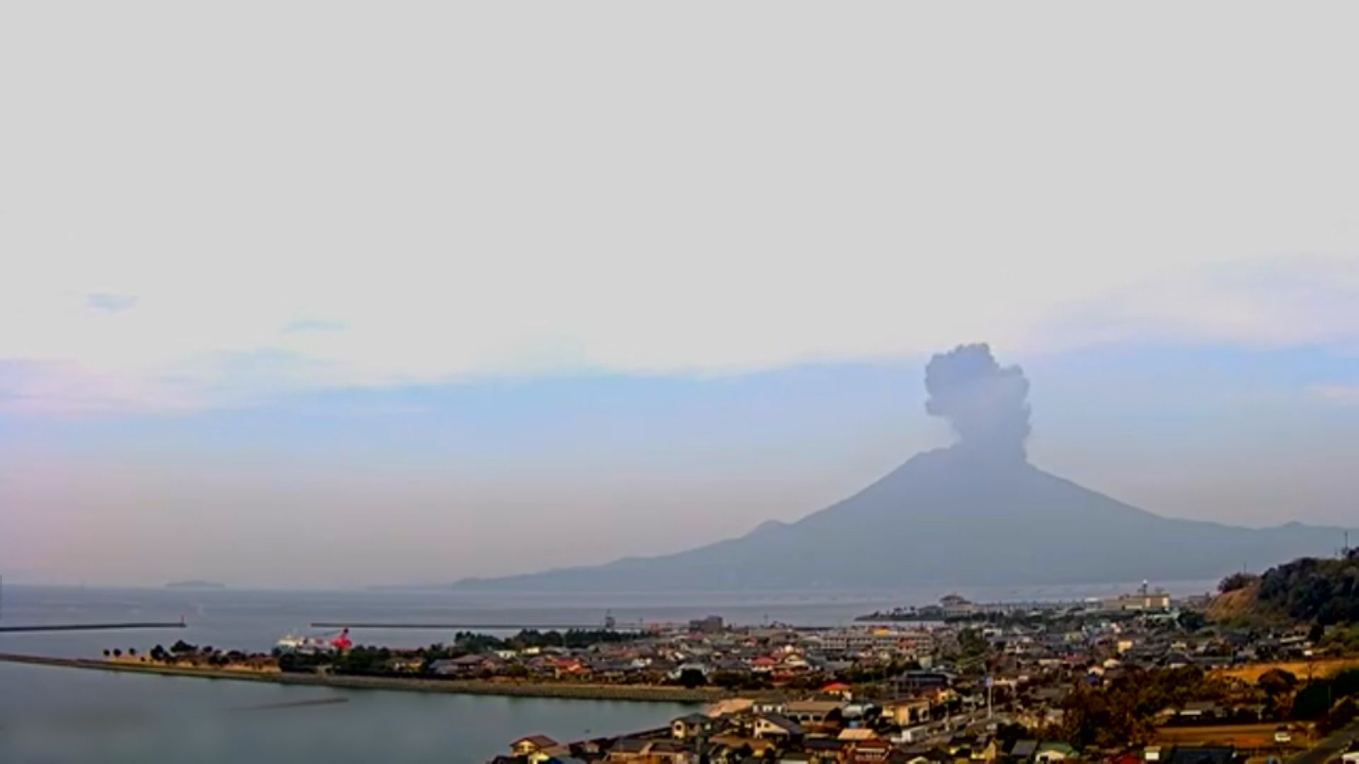 日本櫻島火山噴發
