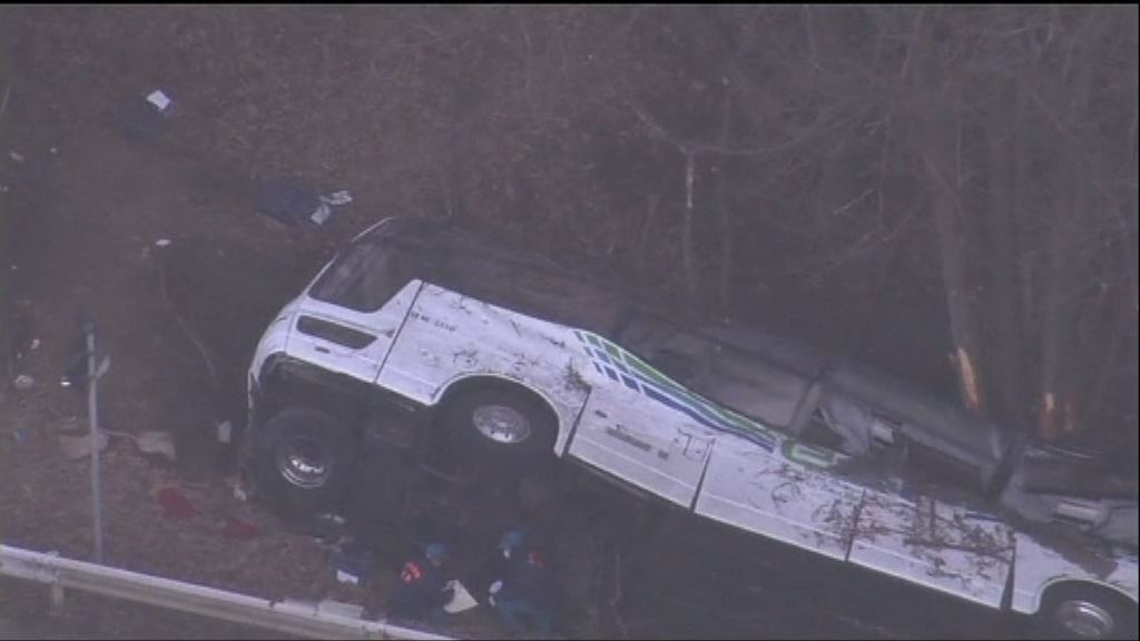 日本輕井澤旅遊巴失控14死27傷