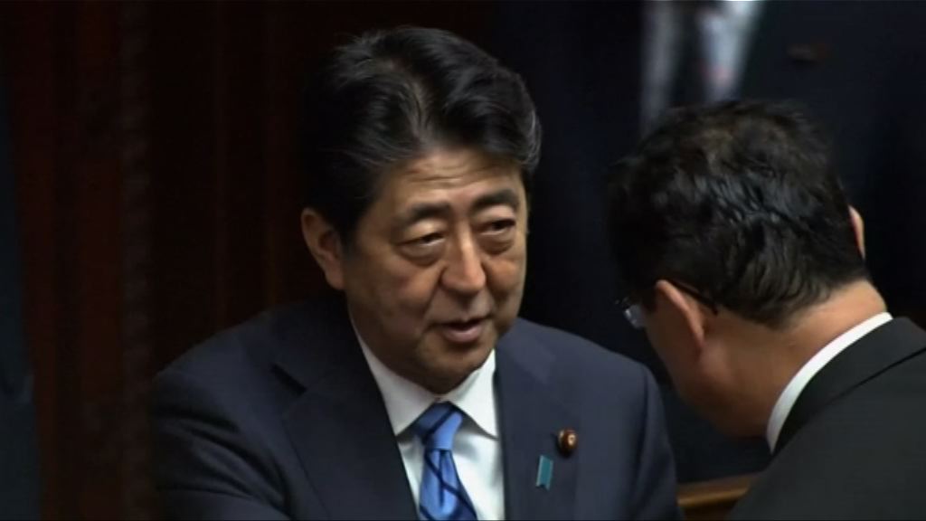 安倍提前下月大選　調查指支持者不足三成